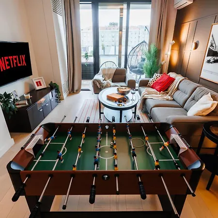 Wf Timeless With Terrace & Foosball