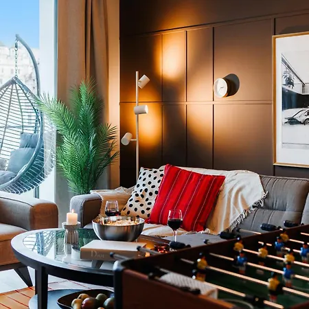 Wf Timeless With Terrace & Foosball